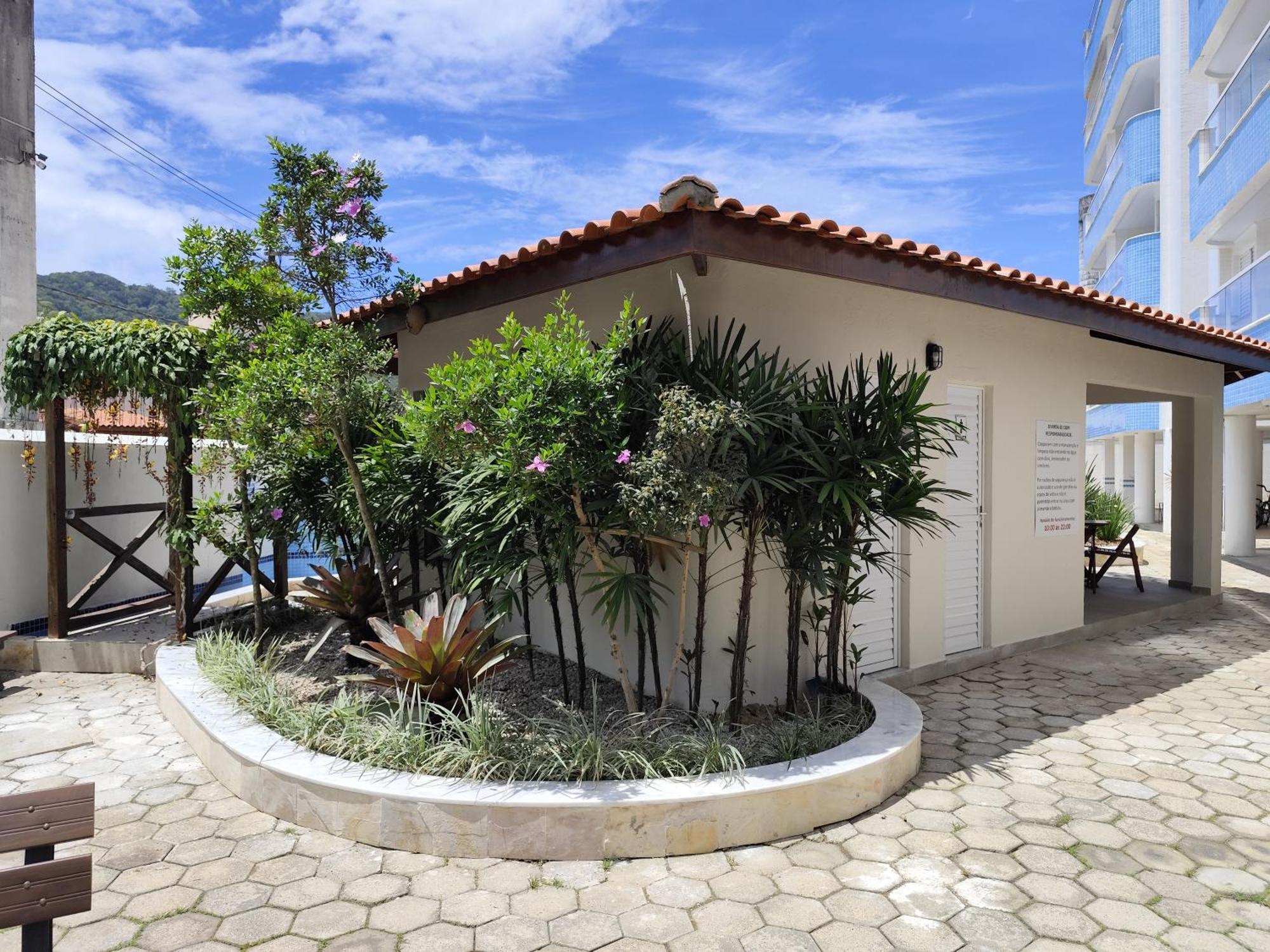 Apto Com Ar-Cond E Piscina A 100 M Praia Da Enseada 乌巴图巴 外观 照片